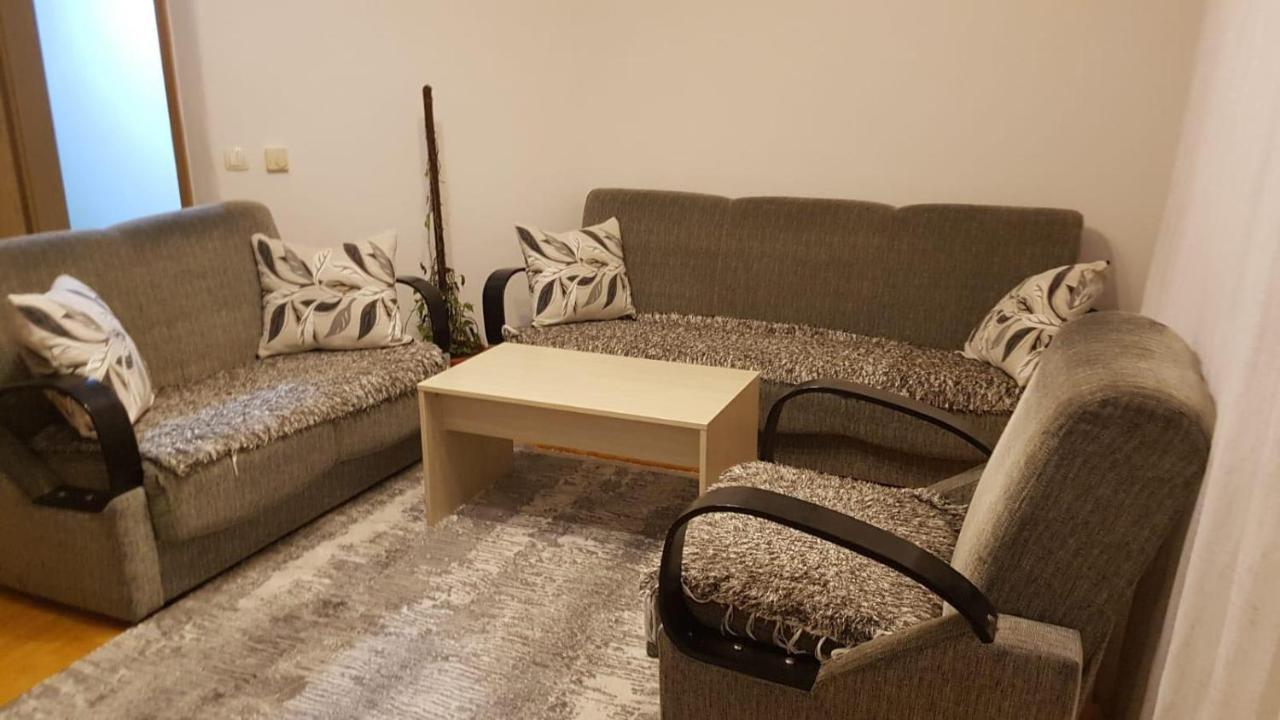 Redon Apartment Пристина Екстериор снимка