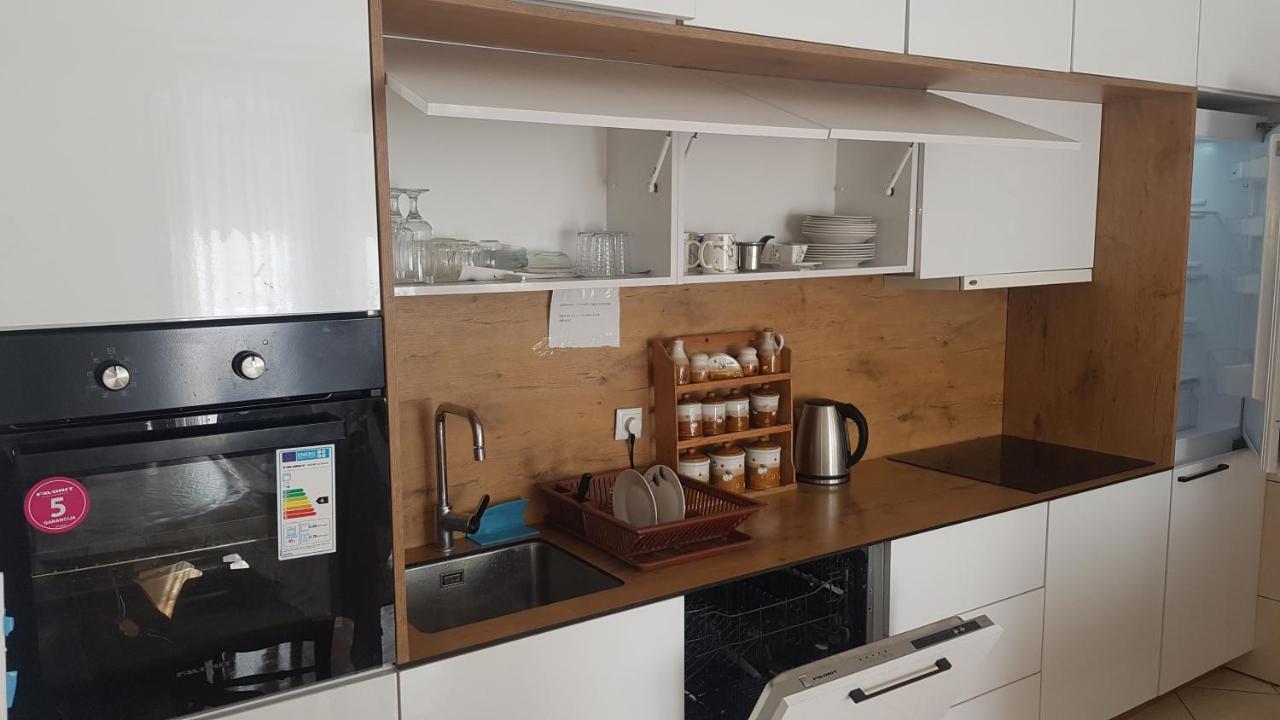 Redon Apartment Пристина Екстериор снимка